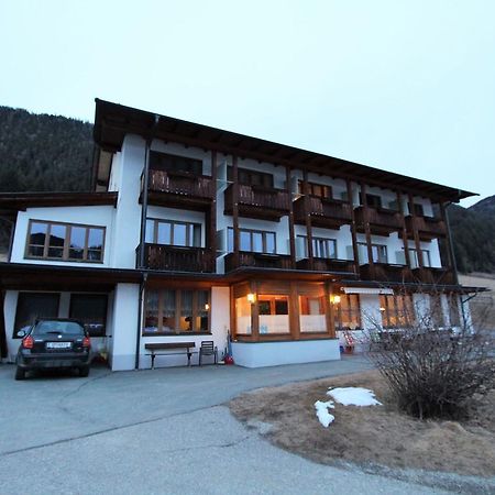 Cosy Apartment In Weissensee Near Ski Lift 외부 사진