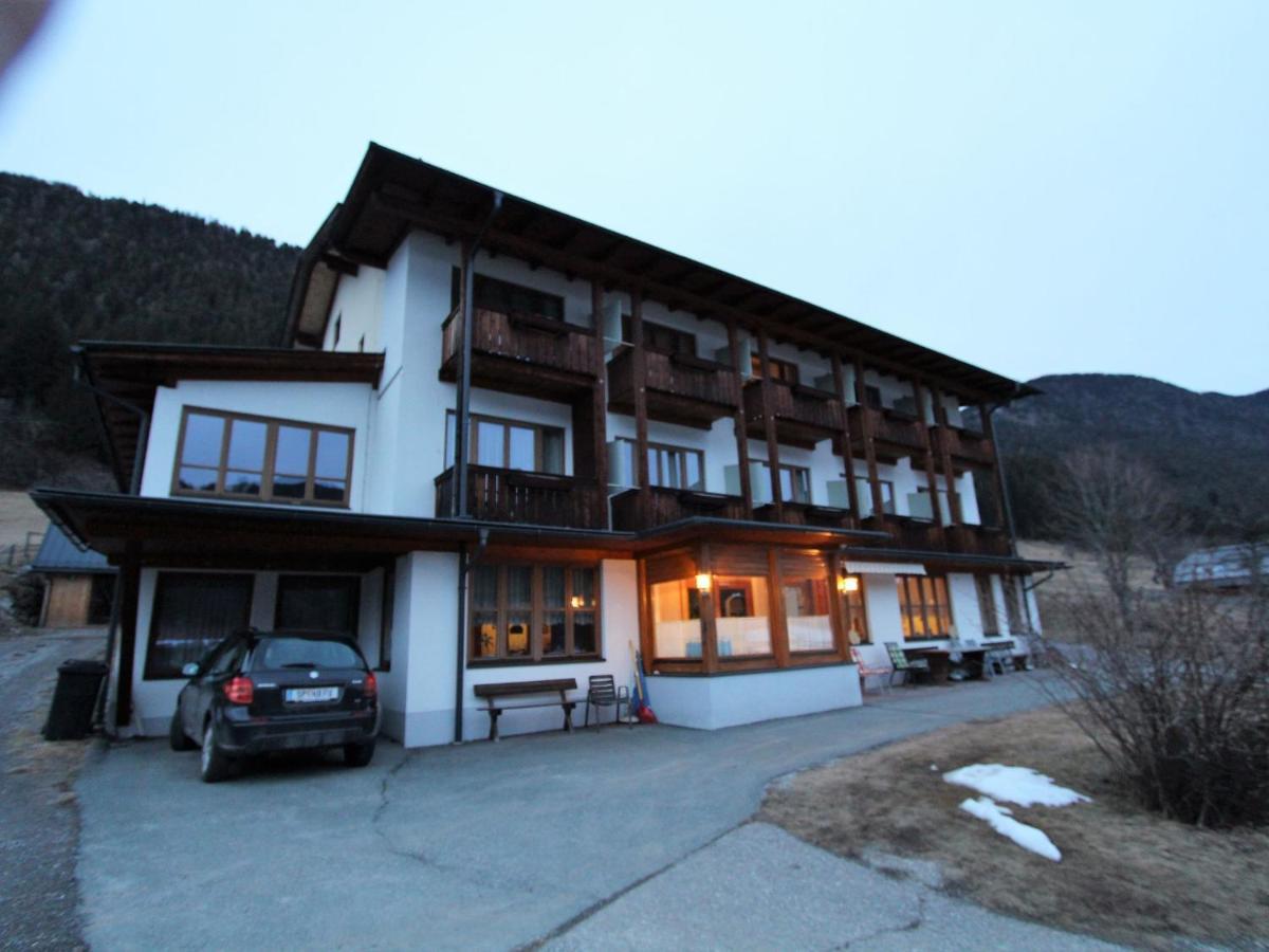 Cosy Apartment In Weissensee Near Ski Lift 외부 사진